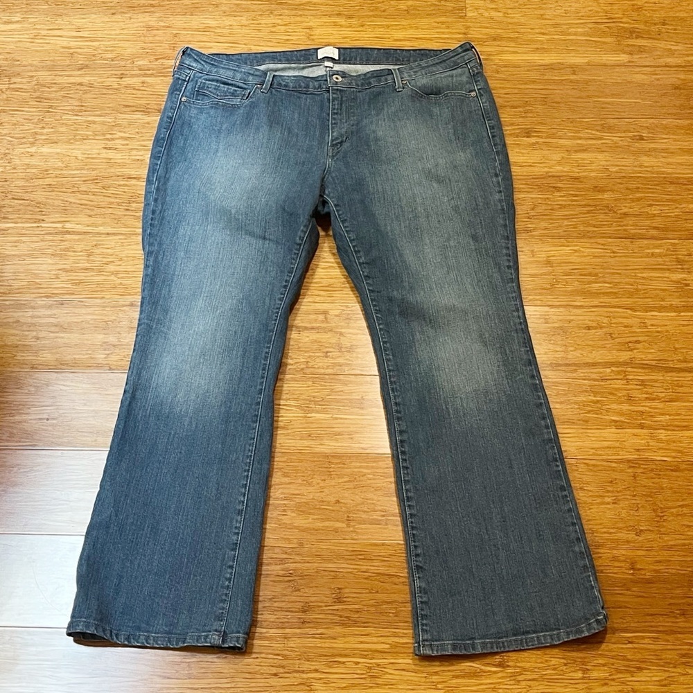 Levi's Slight Curve Boot Classic Blue High Waist Medium Wash Jeans. Size 20W